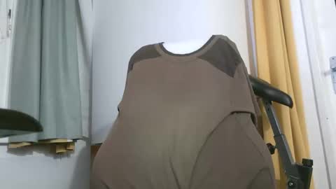 Snapshot of naturista25 chatting on 10/26/25, 04:02 naturista25 online show from 10/26/25, 04:02