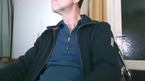 Snapshot of naturista25 chatting on 11/02/25, 06:21 naturista25 online show from 11/02/25, 06:21