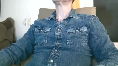 Snapshot of naturista25 chatting on 11/03/25, 05:03 naturista25 online show from 11/03/25, 05:03