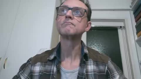 Snapshot of naturista25 chatting on 11/25/25, 03:56 naturista25 online show from 11/25/25, 03:56