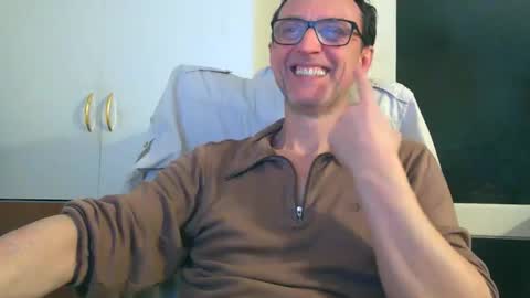 Snapshot of naturista25 chatting on 11/30/25, 07:40 naturista25 online show from 11/30/25, 07:40