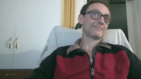 Snapshot of naturista25 chatting on 12/02/25, 09:21 naturista25 online show from 12/02/25, 09:21