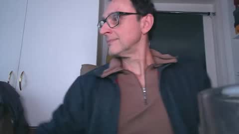 Snapshot of naturista25 chatting on 12/05/25, 02:36 naturista25 online show from 12/05/25, 02:36