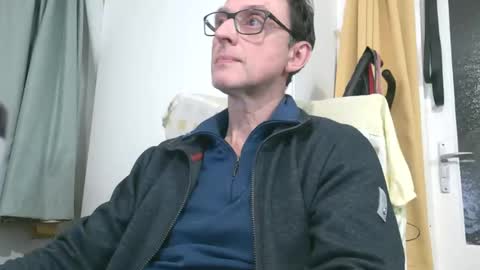 Snapshot of naturista25 chatting on 12/16/25, 05:07 naturista25 online show from 12/16/25, 05:07