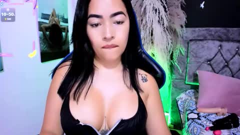 Natalia online show from 11/11/25, 09:37