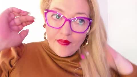 Nataly online show from 10/14/25, 09:32