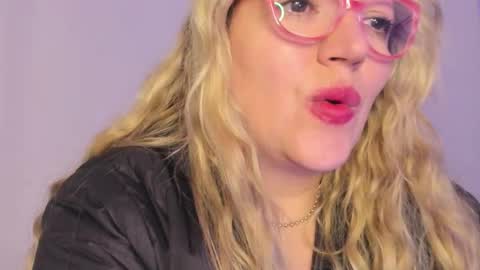 Nataly online show from 12/04/25, 04:22