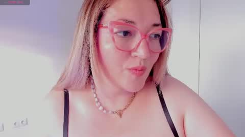 Snapshot of naty__mature_ chatting on 07/18/26, 06:34 Nataly online show from 07/18/26, 06:34
