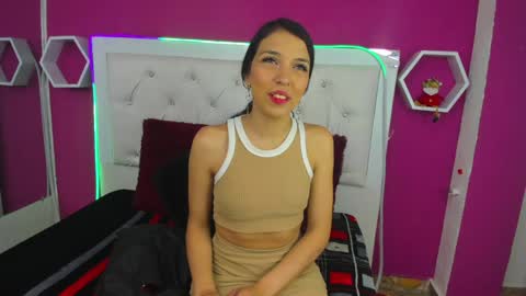 Snapshot of naty_dubois chatting on 12/31/24, 03:45 Naty online show from 12/31/24, 03:45