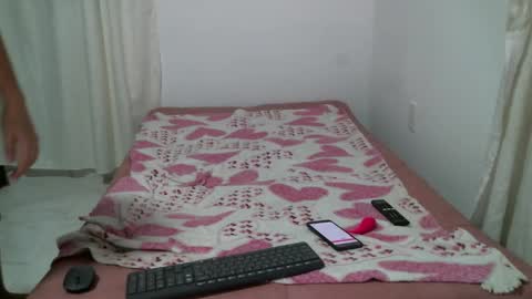 Snapshot of natyscoth chatting on 01/19/25, 03:29 online show from 01/19/25, 03:29