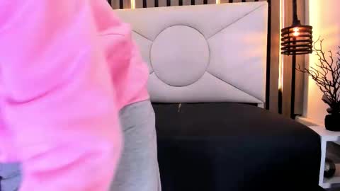 natzuki_ online show from 03/20/26, 11:26