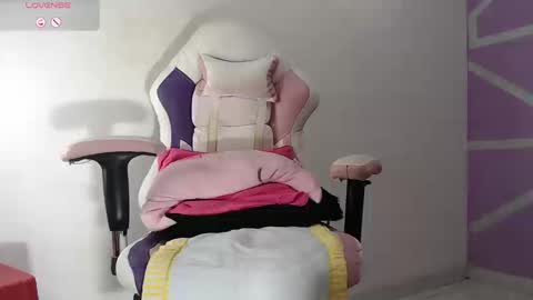 Leina  modelo independiente online show from 09/08/25, 08:30