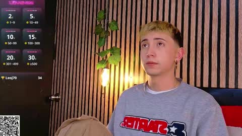 Christopher  Chris online show from 03/12/25, 03:40