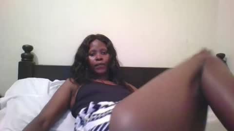 Snapshot of naughty_babe000 chatting on 12/06/24, 05:11 alisha online show from 12/06/24, 05:11