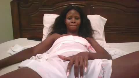 Snapshot of naughty_babe000 chatting on 09/30/25, 03:00 alisha online show from 09/30/25, 03:00