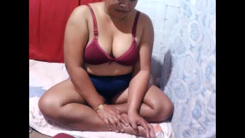 Snapshot of naughty_baby25 chatting on 03/19/26, 08:57 Hannah online show from 03/19/26, 08:57