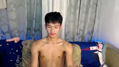 Snapshot of naughty_cy chatting on 05/17/26, 04:32 itzme cyril online show from 05/17/26, 04:32
