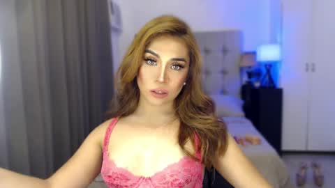Snapshot of naughty_dreamerxxx chatting on 04/18/26, 02:32 Queen Jess online show from 04/18/26, 02:32