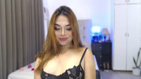 Snapshot of naughty_dreamerxxx chatting on 06/13/26, 12:41 Queen Jess online show from 06/13/26, 12:41