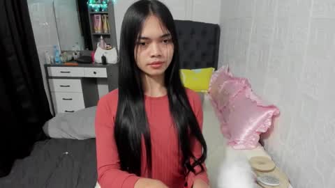 Snapshot of naughty_emmats chatting on 12/19/24, 04:02 emma online show from 12/19/24, 04:02