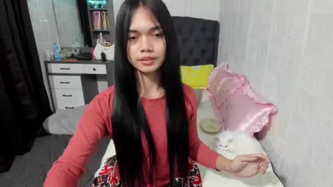 Snapshot of naughty_emmats chatting on 12/19/24, 07:07 emma online show from 12/19/24, 07:07