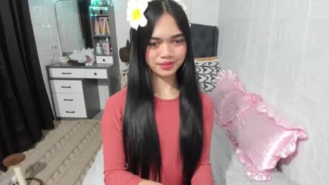 Snapshot of naughty_emmats chatting on 12/23/24, 01:35 emma online show from 12/23/24, 01:35