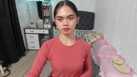 Snapshot of naughty_emmats chatting on 01/04/25, 11:00 emma online show from 01/04/25, 11:00