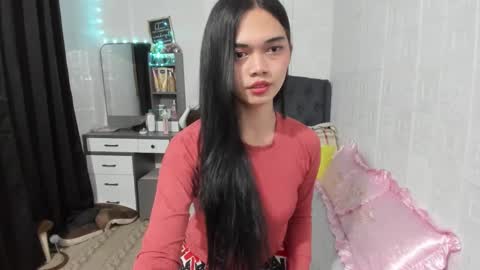 Snapshot of naughty_emmats chatting on 01/14/25, 08:37 emma online show from 01/14/25, 08:37