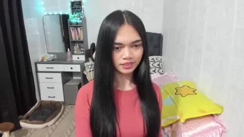 Snapshot of naughty_emmats chatting on 01/17/25, 12:10 emma online show from 01/17/25, 12:10