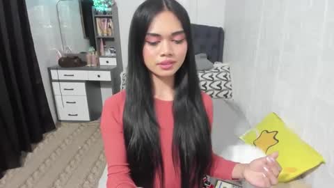 Snapshot of naughty_emmats chatting on 02/01/25, 05:47 emma online show from 02/01/25, 05:47