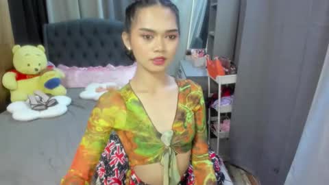 emma online show from 11/12/25, 04:18