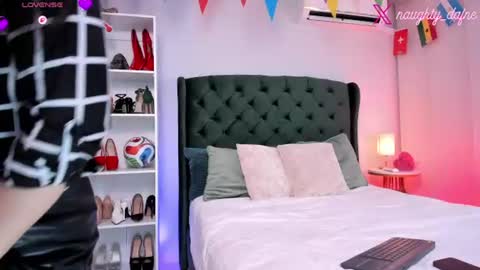 Snapshot of naughty_fun_room chatting on 06/12/26, 11:03 HAPPY HOUR online show from 06/12/26, 11:03