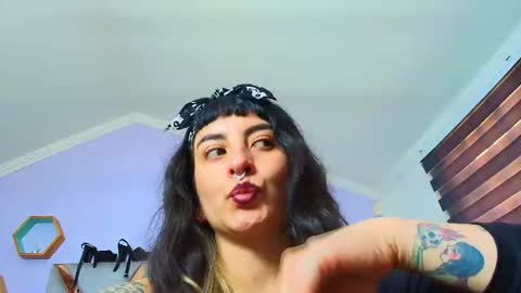 Kitten online show from 10/08/25, 07:55