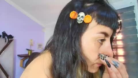 Kitten online show from 10/15/25, 11:32