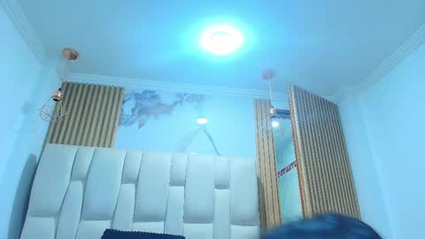 Kitten online show from 04/22/26, 11:01