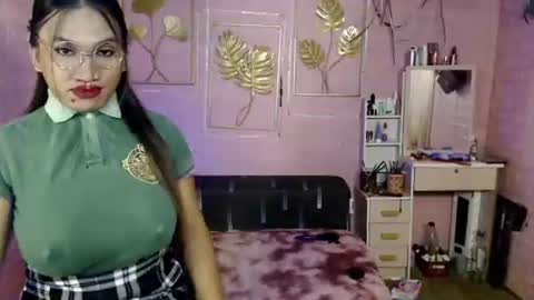 naughty_lorien143 online show from 03/26/26, 11:49