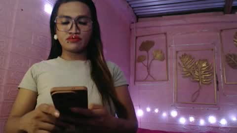 naughty_lorien143 online show from 04/20/26, 11:35