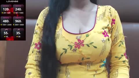 Snapshot of naughty_love489696 chatting on 02/10/25, 04:36 riya online show from 02/10/25, 04:36