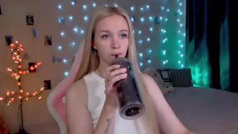 Snapshot of naughty_mablee chatting on 07/25/26, 02:20 Mable online show from 07/25/26, 02:20