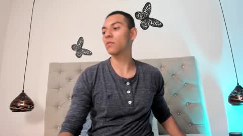 Snapshot of naughty_mike_01 chatting on 01/05/25, 07:39 naughty_mike_01 online show from 01/05/25, 07:39