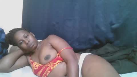 Snapshot of naughty_slender2 chatting on 09/17/25, 08:32 jn online show from 09/17/25, 08:32