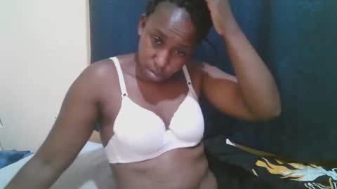 Snapshot of naughty_slender2 chatting on 09/23/25, 12:46 jn online show from 09/23/25, 12:46