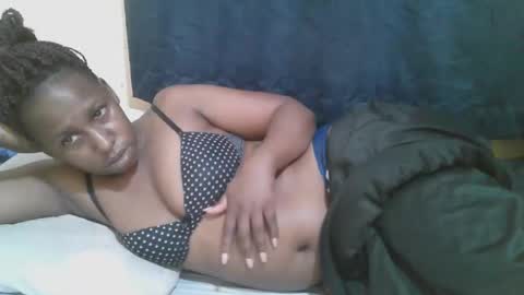 Snapshot of naughty_slender2 chatting on 09/24/25, 05:33 jn online show from 09/24/25, 05:33