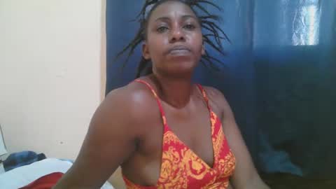 Snapshot of naughty_slender2 chatting on 09/29/25, 10:42 jn online show from 09/29/25, 10:42