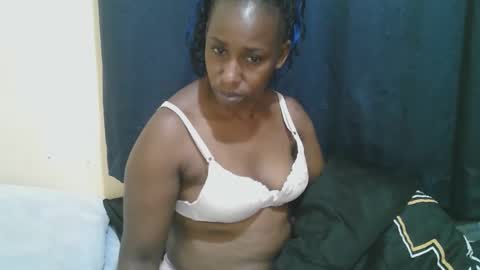 Snapshot of naughty_slender2 chatting on 10/06/25, 11:13 jn online show from 10/06/25, 11:13