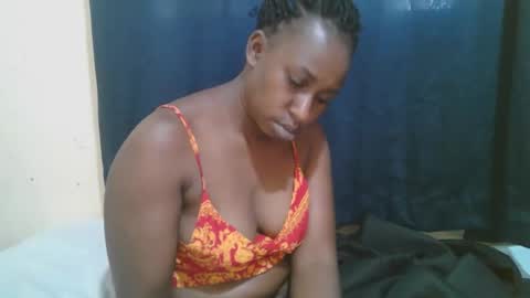 Snapshot of naughty_slender2 chatting on 10/11/25, 07:40 jn online show from 10/11/25, 07:40