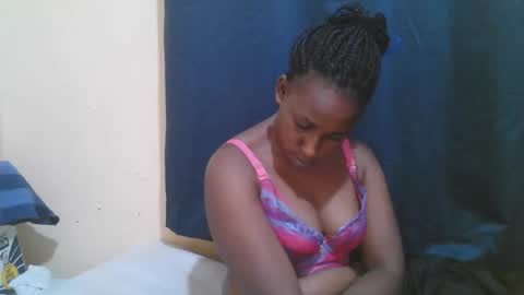 Snapshot of naughty_slender2 chatting on 10/12/25, 12:53 jn online show from 10/12/25, 12:53