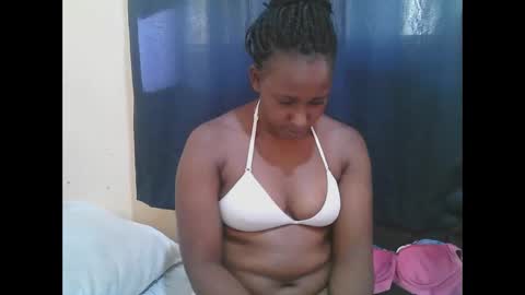 Snapshot of naughty_slender2 chatting on 10/12/25, 12:59 jn online show from 10/12/25, 12:59