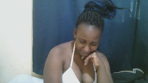 Snapshot of naughty_slender2 chatting on 10/13/25, 02:50 jn online show from 10/13/25, 02:50