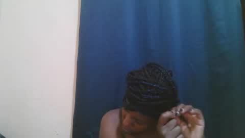 Snapshot of naughty_slender2 chatting on 10/17/25, 06:10 jn online show from 10/17/25, 06:10